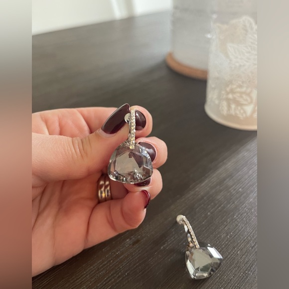 Excellent condition earrings; worn twice. - Picture 1 of 2